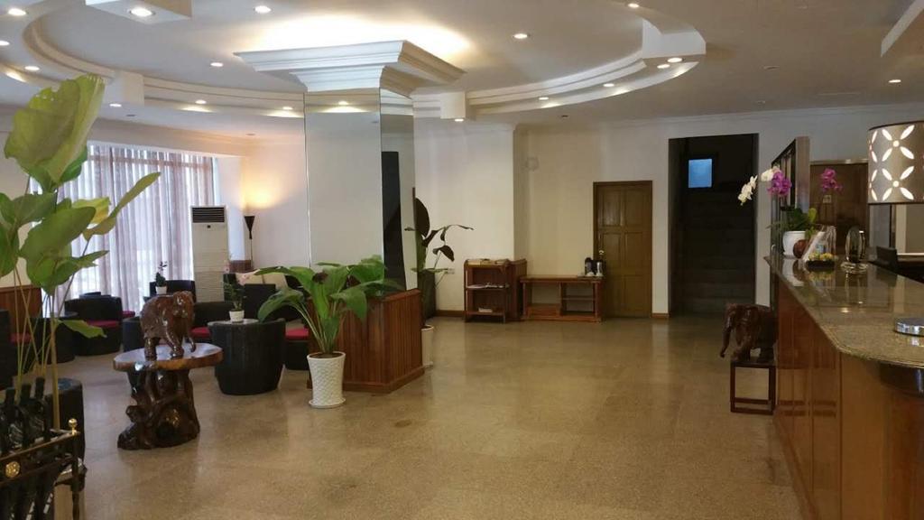 City Star Hotel Yangon Exteriör bild