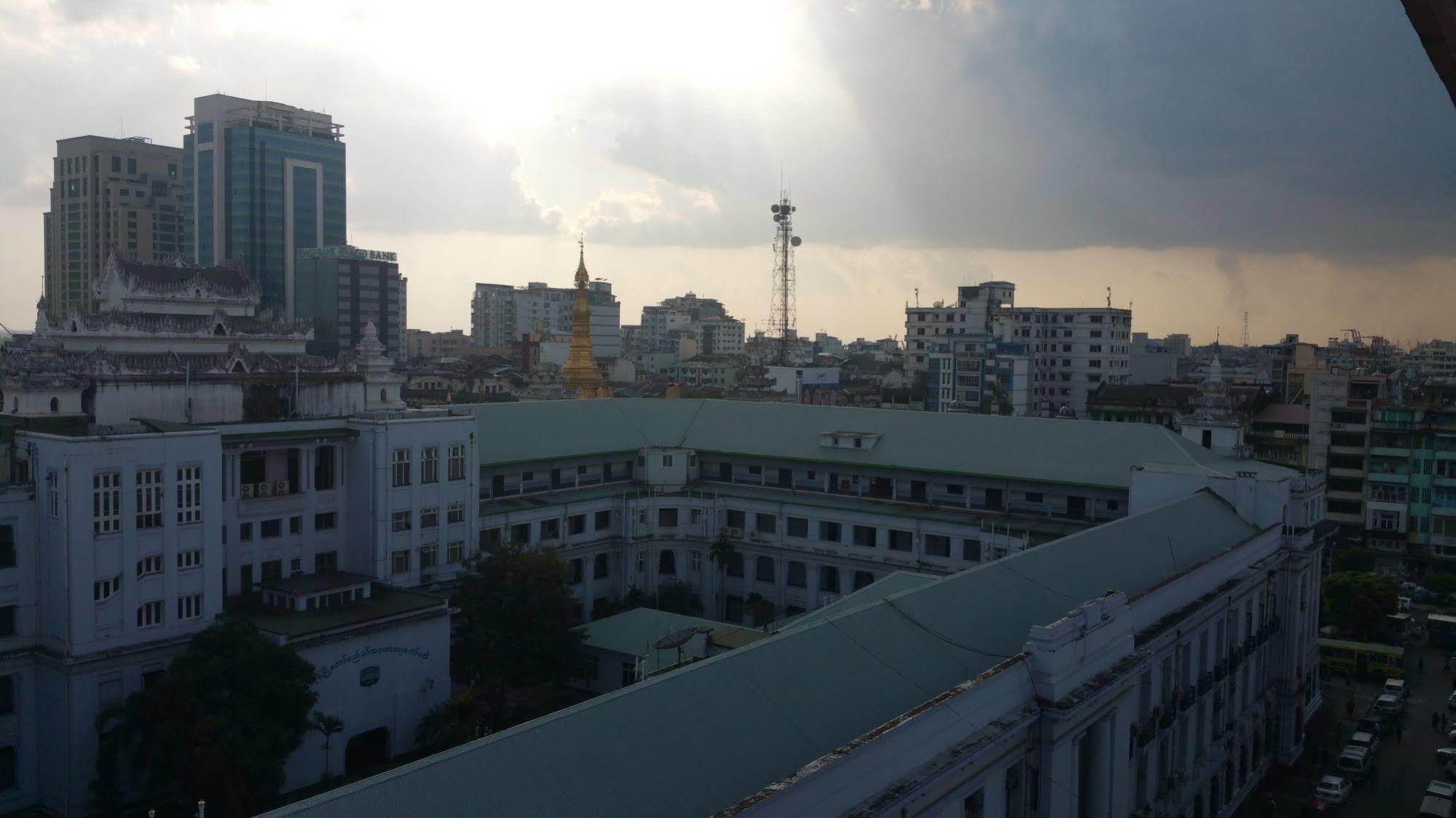 City Star Hotel Yangon Exteriör bild